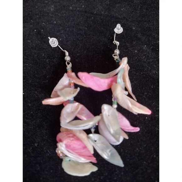 Circa 1980s  Mother-of-Pearl Shell Dangling Earrings - Picture 2 of 2